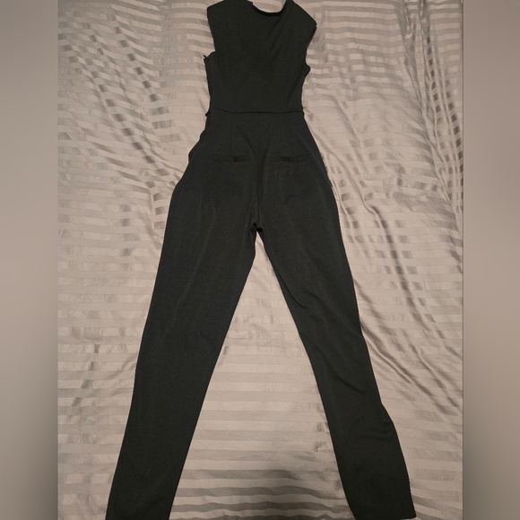 Marciano Black Ruffle Trim Jumpsuit With Belt. Size 0. - Picture 5 of 14